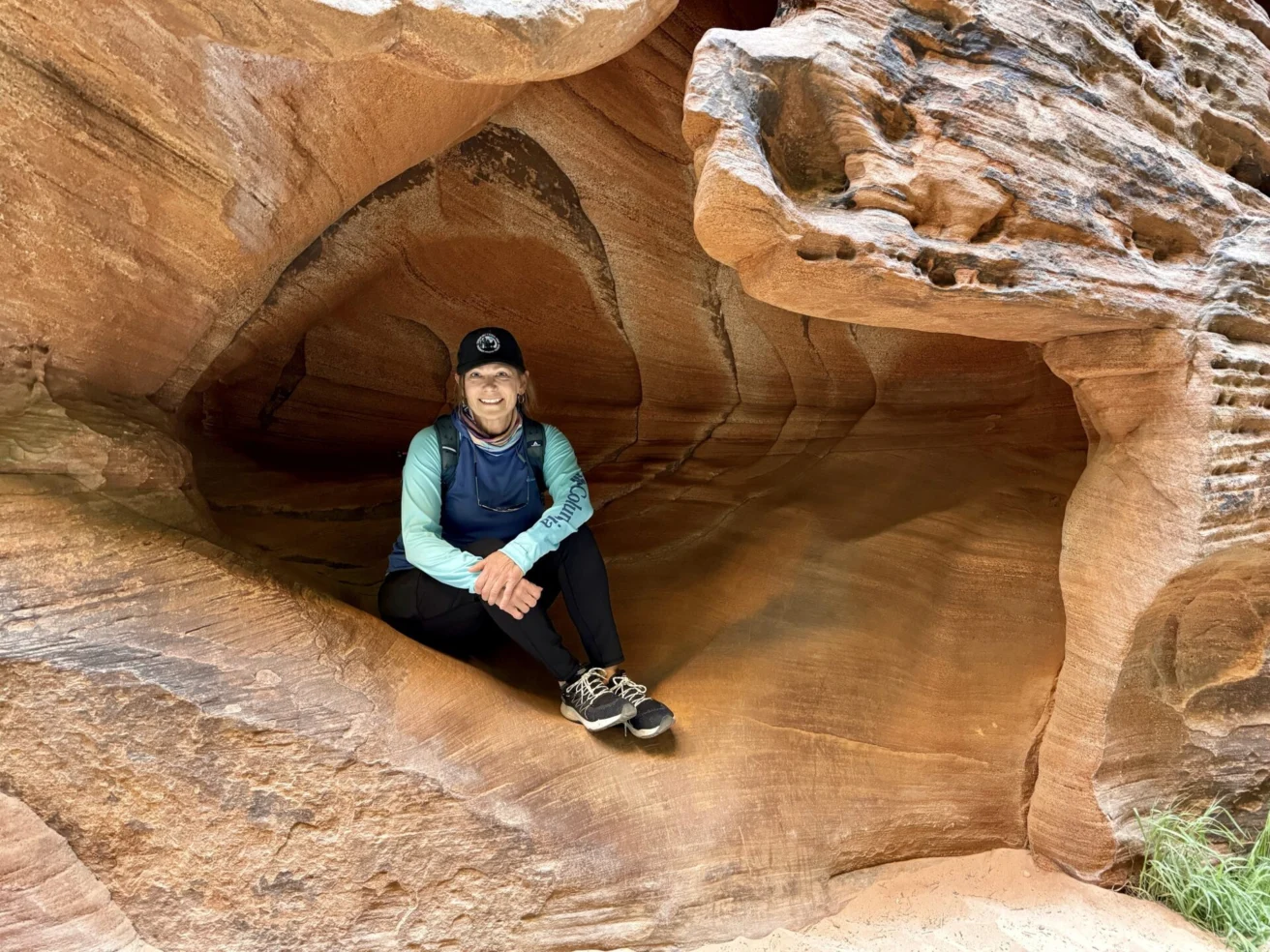 AdvenureWomen traveler in Utah